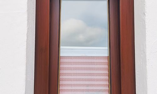 Optimales Ergebnis nach dem Renovierungsanstrich der Holzfenster mit Lasur in Freystadt