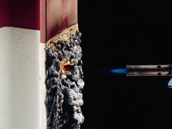 Professioneller Brandschutz von Metallbauteilen, ausgeführt vom geschulten Maler-Profi